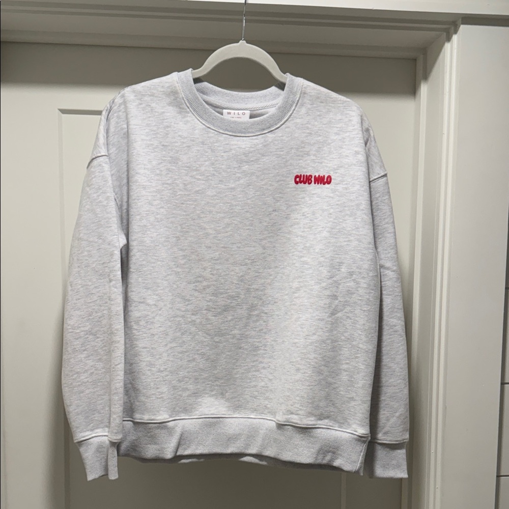 Club Wilo Women’s Gray Crewneck Sweatshirt, Size XS - Picture 2 of 7